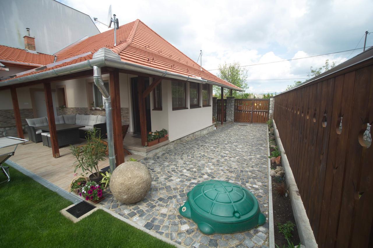 Holiday Home Podium 埃格尔 外观 照片