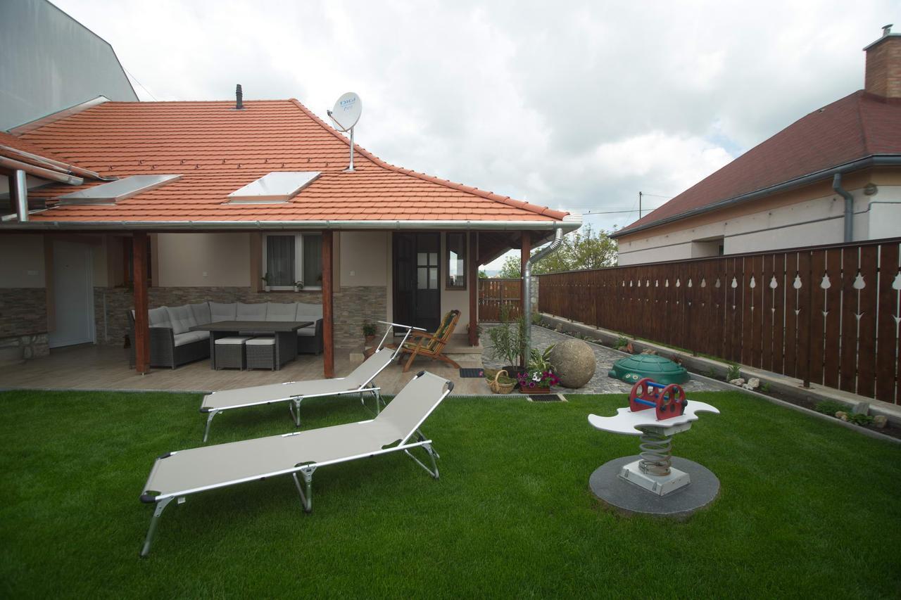 Holiday Home Podium 埃格尔 外观 照片